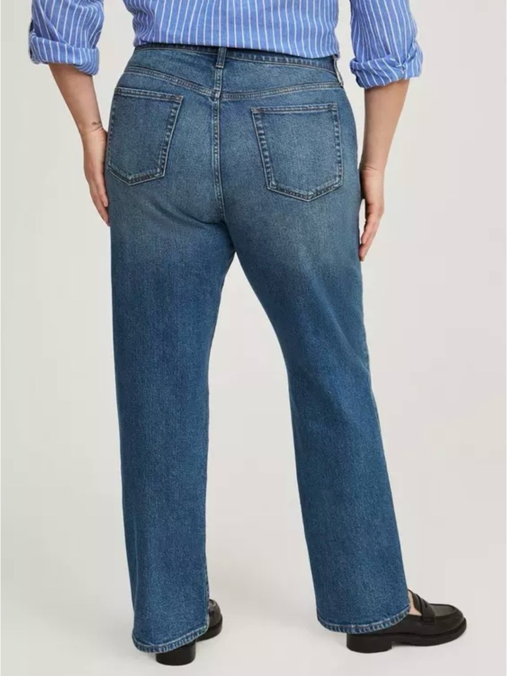 torrid High Rise Straight-Leg Elastic Waist Denim Jeans in Medium Wash Blue - Picture 3 of 14